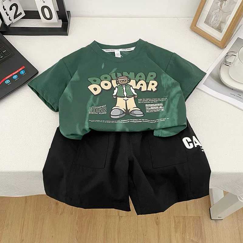 Boys' fashion set, short-sleeve top and shorts--Characters