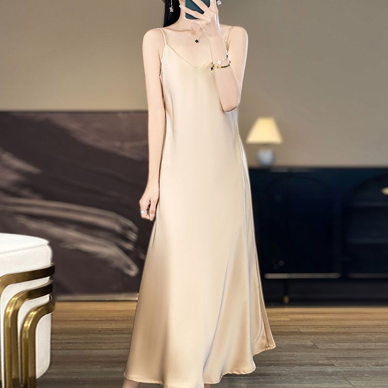Summer fashion women's slip dress shows off your figure